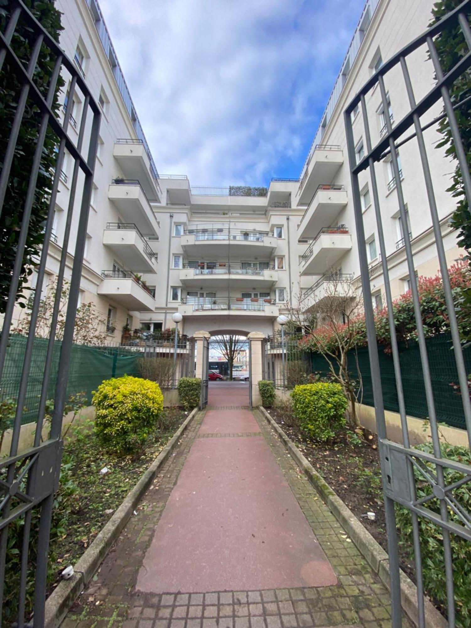 Cozy Riverfront Living, 5-Min Walk To Riverside Train 讷伊-普莱桑斯 外观 照片